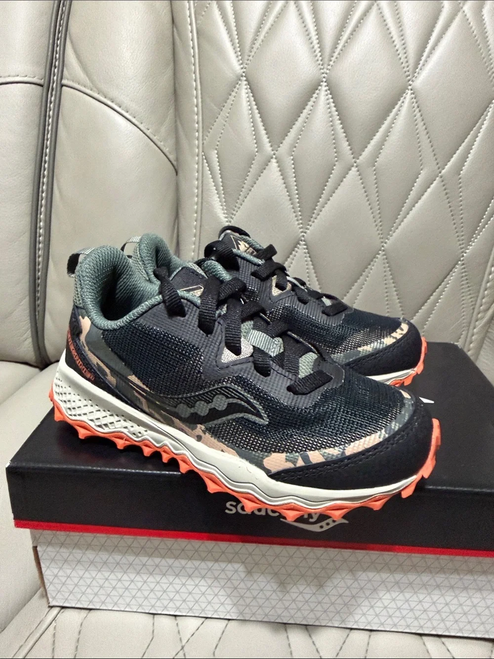 Saucony PEREGRINE11 Kids Black and Coral Trail Sneakers